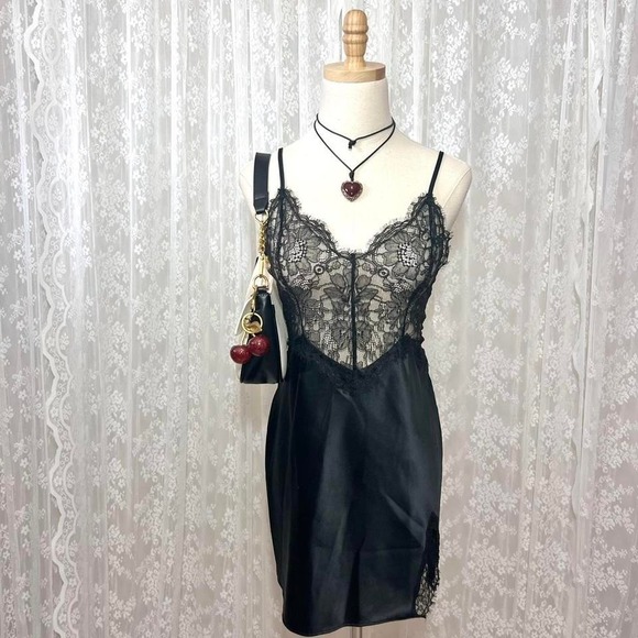 Victoria's Secret Black Lace Slip Dress Lingerie Size M Whimsi Goth Dark Fairy - Picture 3 of 7